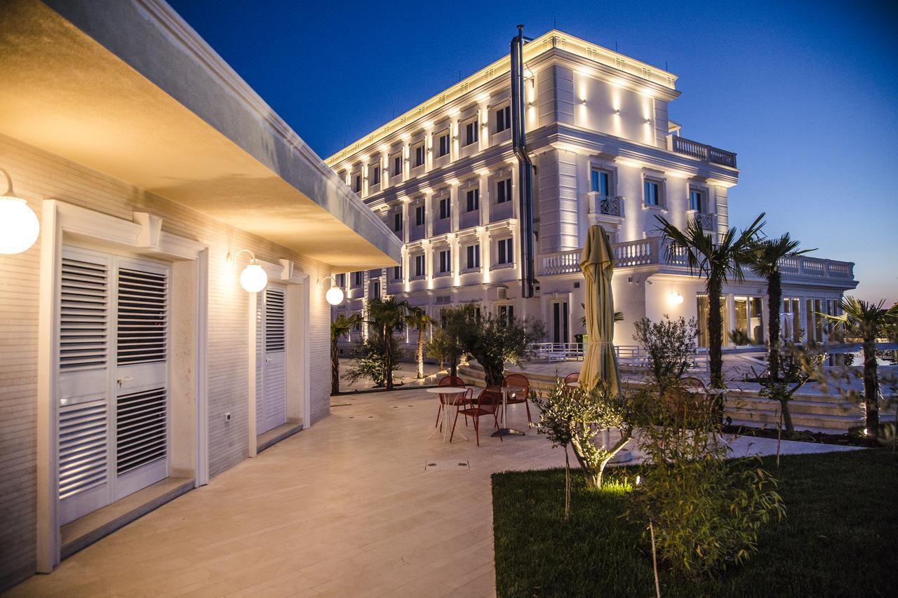 Hotel Villa Pascucci Durres Exterior photo